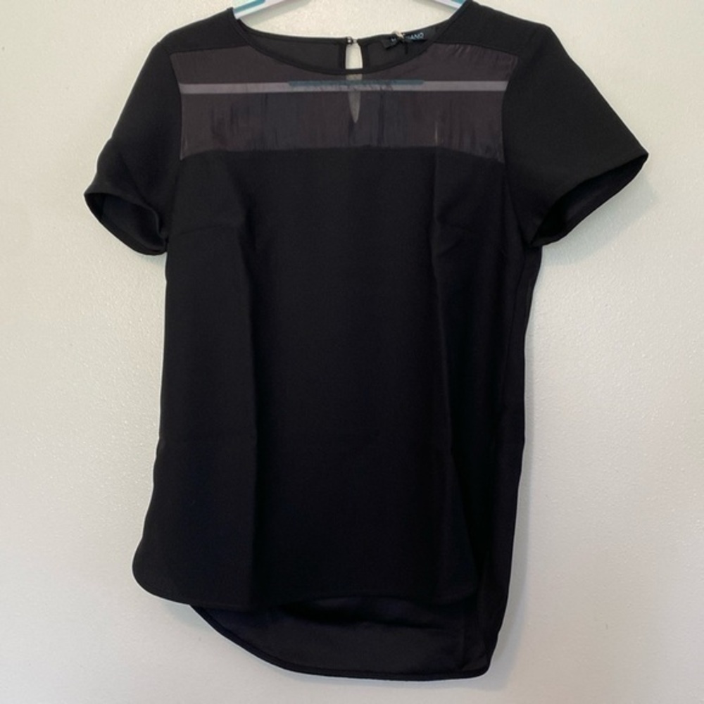 Marciano Guess black keyhole button back short sleeve shirt med/lg 46